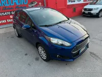 Usata Ford Fiesta Titanium 75 CV (55 kW) 2014 Blu Utilitaria