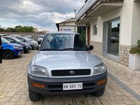 Usata Toyota RAV4 128 CV (94 kW) 1997 Grigio metallizzato SUV