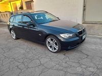 Usata BMW 318 122 CV (89 kW) 2007 Nero Station wagon