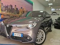 Usata Alfa Romeo Stelvio Executive 209 CV (153 kW) 2018 Grigio SUV