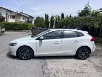 Usata Volvo V40 120 CV (88 kW) 2018 Bianco Berlina