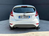Usata Ford Fiesta Titanium 95 CV (69 kW) 2009 Bianco Utilitaria