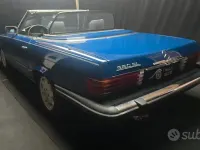 Usata Mercedes SL380 204 CV (150 kW) 1983 Blu Cabrio