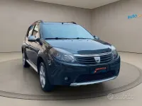 Usata Dacia Sandero 84 CV (61 kW) 2011 Grigio Berlina