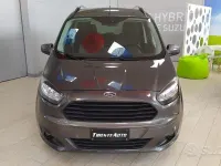Usata Ford Tourneo Courier 75 CV (55 kW) 2017 Grigio Monovolume