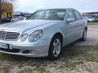 Usata Mercedes E270 Avantgarde 177 CV (130 kW) 2003 Grigio Utilitaria