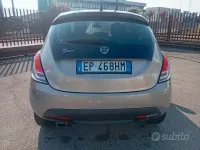 Usata Lancia Ypsilon 69 CV (50 kW) 2012 Marrone Utilitaria