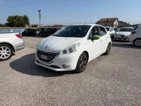 Usata Peugeot 208 82 CV (60 kW) 2013 Bianco Utilitaria
