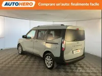 Begagnad Ford Tourneo Courier Titanium 125 HK (91 kW) 2024 Grå Minibuss