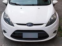 Usata Ford Fiesta 60 CV (44 kW) 2012 Bianco Utilitaria