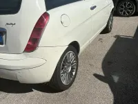 Usata Lancia Ypsilon 69 CV (50 kW) 2004 Bianco Utilitaria