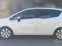 Usata Opel Meriva 120 CV (88 kW) 2012 Bianco Monovolume