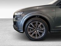 Usata Audi Q8 Sport 231 CV (169 kW) 2021 Grigio daytona perla SUV