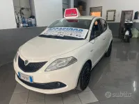 Usata Lancia Ypsilon Gold 69 CV (50 kW) 2018 Bianco Utilitaria
