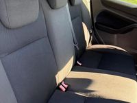 Begagnad Ford Focus 90 HK (66 kW) 2006 Grå Sedan