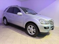 Usata Mercedes ML320 224 CV (164 kW) 2007 Grigio SUV