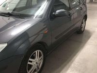 Usata Ford Focus Zetec 116 CV (85 kW) 2002 Grigio Berlina