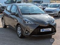 Usata Toyota Yaris Hybrid 72 CV (52 kW) 2019 Grigio Berlina