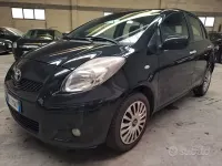 Usata Toyota Yaris 101 CV (74 kW) 2010 Nero Utilitaria