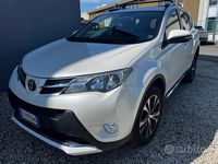 Usata Toyota RAV4 Lounge 150 CV (110 kW) 2015 Bianco SUV