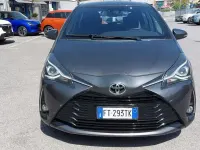 Usata Toyota Yaris Lounge 111 CV (81 kW) 2018 Grigio Berlina