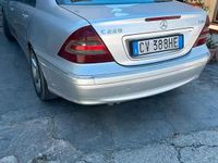 Usata Mercedes C220 150 CV (110 kW) 2005 Grigio Berlina