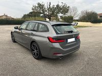 Usata BMW 318 149 CV (109 kW) 2022 Grigio Station wagon
