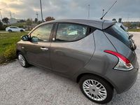 Usata Lancia Ypsilon Gold 69 CV (50 kW) 2017 Grigio Utilitaria