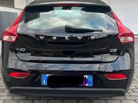 Usata Volvo V40 120 CV (88 kW) 2017 Nero Station wagon