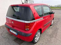 Usata Peugeot 1007 68 CV (50 kW) 2005 Rosso Monovolume