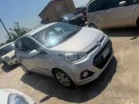 Usata Hyundai i10 67 CV (49 kW) 2015 Bianco Utilitaria