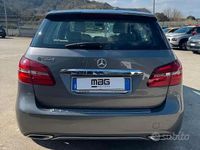 Usata Mercedes B180 Premium 108 CV (79 kW) 2016 Grigio Monovolume