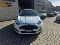 Usata Ford Fiesta Titanium 75 CV (55 kW) 2014 Bianco Utilitaria