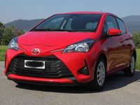 Usata Toyota Yaris Cool 72 CV (52 kW) 2019 Rosso Berlina