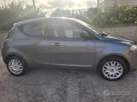 Usata Lancia Ypsilon 69 CV (50 kW) 2011 Grigio Utilitaria