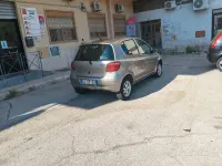 Usata Toyota Yaris 68 CV (50 kW) 2006 Grigio Berlina