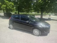 Usata Ford Fiesta 75 CV (55 kW) 2013 Nero Berlina