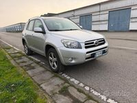 Usata Toyota RAV4 Luxury 177 CV (130 kW) 2008 Grigio SUV