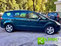 Usata Ford S-MAX Titanium 140 CV (102 kW) 2007 Verde Monovolume