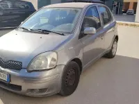 Usata Toyota Yaris 65 CV (47 kW) 2005 Grigio Utilitaria