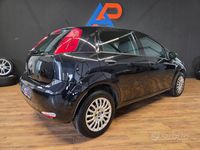 Usata Fiat Punto Lounge 69 CV (50 kW) 2018 Blu/azzurro Utilitaria