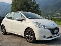 Usata Peugeot 208 Allure 82 CV (60 kW) 2014 Bianco Utilitaria