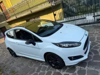 Usata Ford Fiesta 100 CV (73 kW) 2016 Bianco Utilitaria