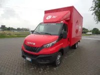 Usata Iveco Daily 136 CV (100 kW) 2021 Rosso Cabrio