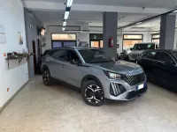 Usata Peugeot 2008 Allure+ 101 CV (74 kW) 2024 Grigio SUV