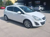 Usata Opel Corsa Edition 86 CV (63 kW) 2012 Bianco pastello Utilitaria
