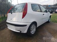 Usata Fiat Punto 59 CV (43 kW) 2000 Bianco Berlina