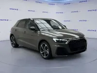 Nuova Audi A1 Ambiente 116 CV (85 kW) 2026 Grigio chronos con tetto nero SUV