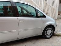 Usata Lancia Musa 75 CV (55 kW) 2004 Grigio Monovolume