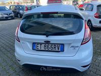 Usata Ford Fiesta 80 CV (58 kW) 2014 Bianco Utilitaria